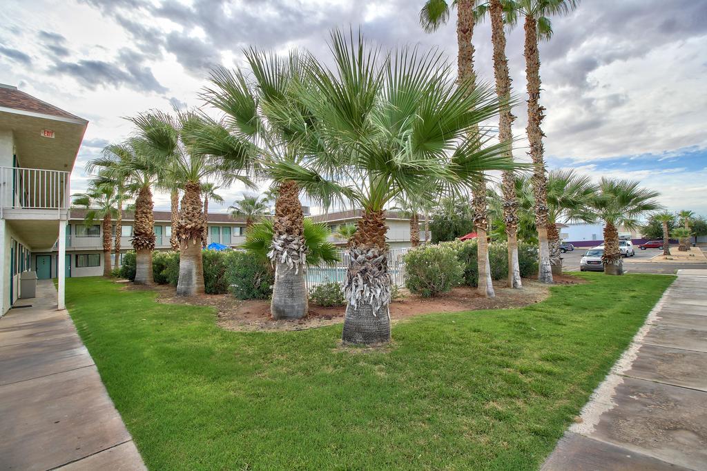 Budgetel Inn & Suites Yuma Exteriör bild