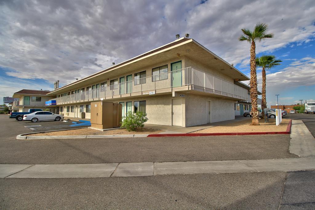 Budgetel Inn & Suites Yuma Exteriör bild