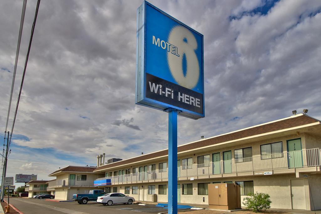 Budgetel Inn & Suites Yuma Exteriör bild