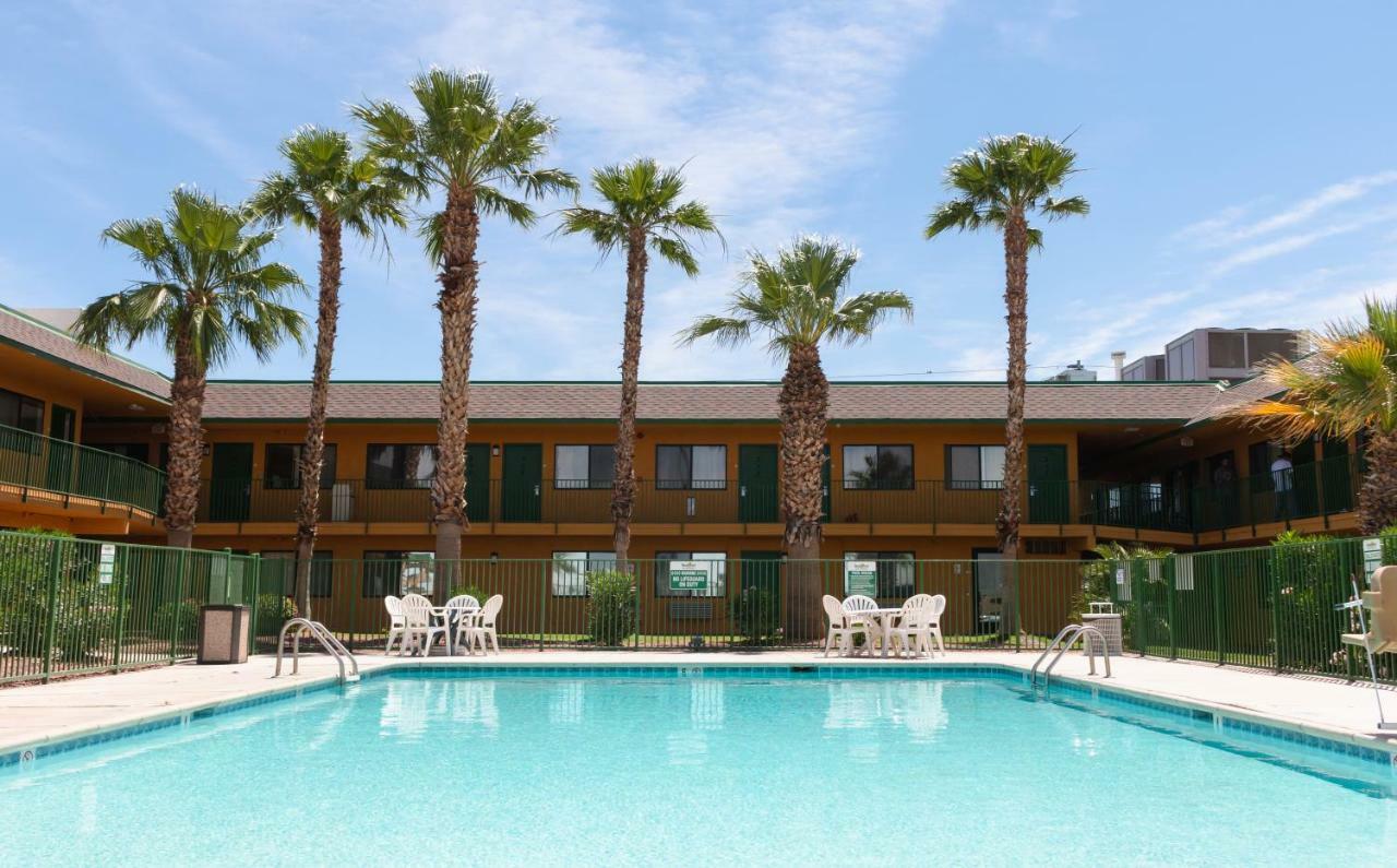 Budgetel Inn & Suites Yuma Exteriör bild