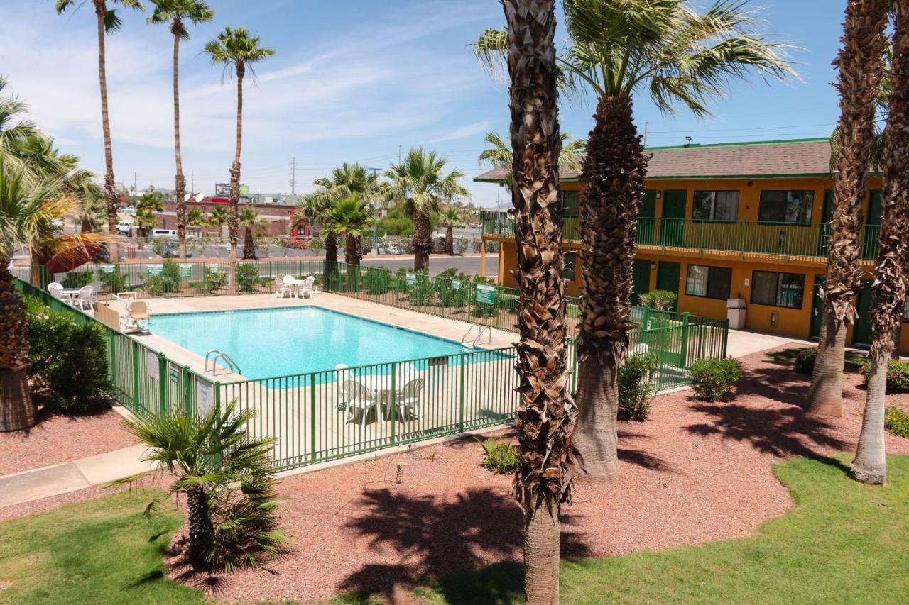 Budgetel Inn & Suites Yuma Exteriör bild